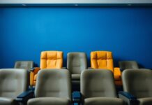 Eğlenceli ve Stilize Hayat: Oyunculuk Koltukları ve Popüler Kültür Fun and Stylish Life: Acting Chairs and Popular Culture